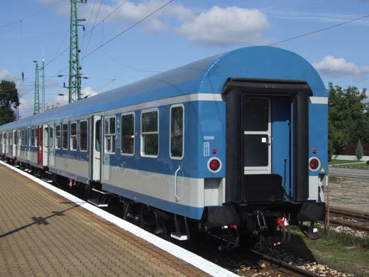 Passenger car 2nd class type Halberstadt<br /><a href='images/pictures/Sachsenmodelle/74745.jpg' target='_blank'>Full size image</a>
